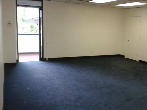 2 LARGE PRIVATE OFFICES, OPEN SPACE, SEVERAL USES !